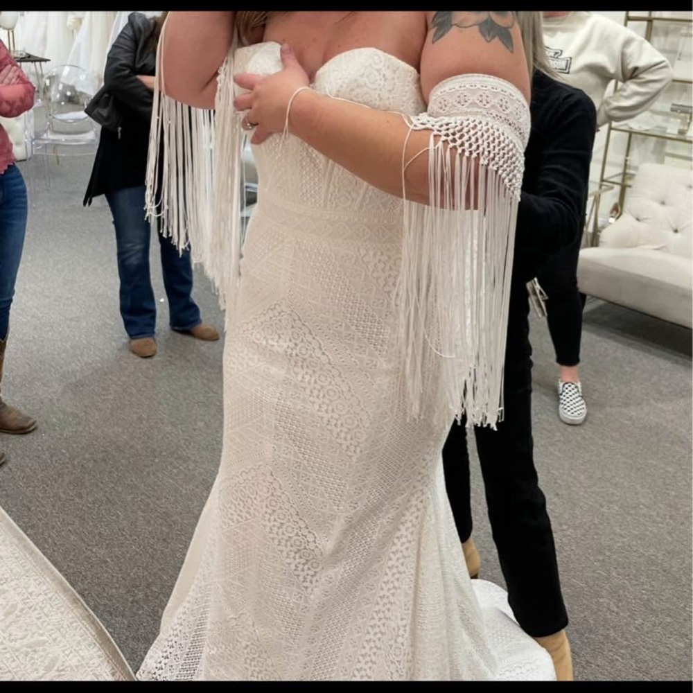 Maggie Sottero White Lace Wedding Dress